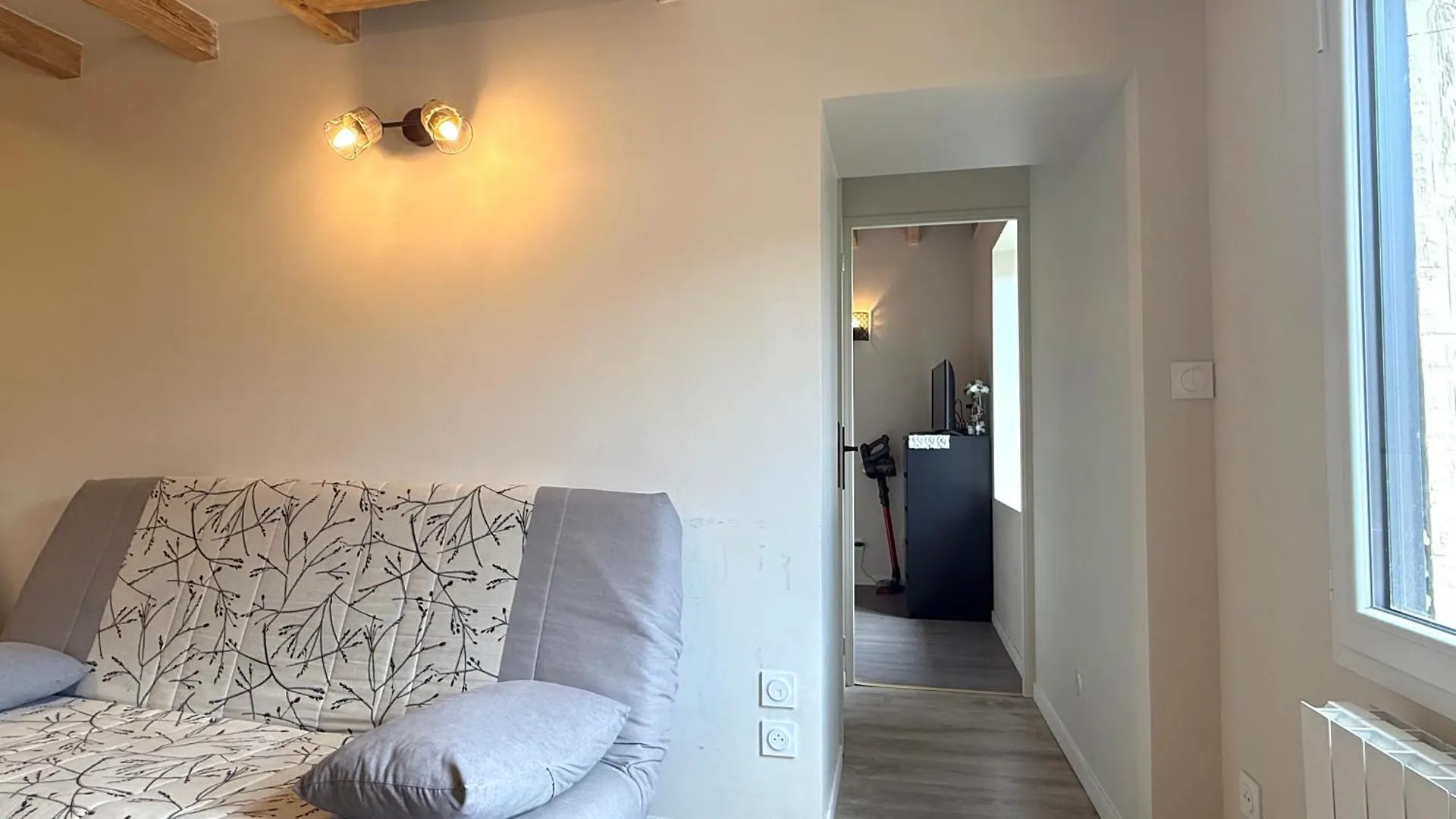 Appartement T2 Proche Autoroute Et Gare à Belleville-en-Beaujolais